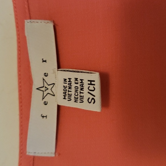 Fever coral flowy front pleat top. Loose fit tank front V Neck high/low style - Picture 5 of 7